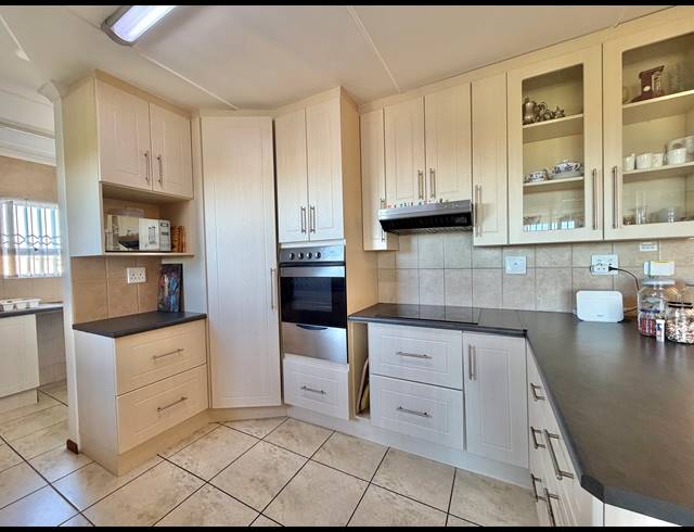 3 BEDROOM HOUSE FOR SALE IN WAVECREST